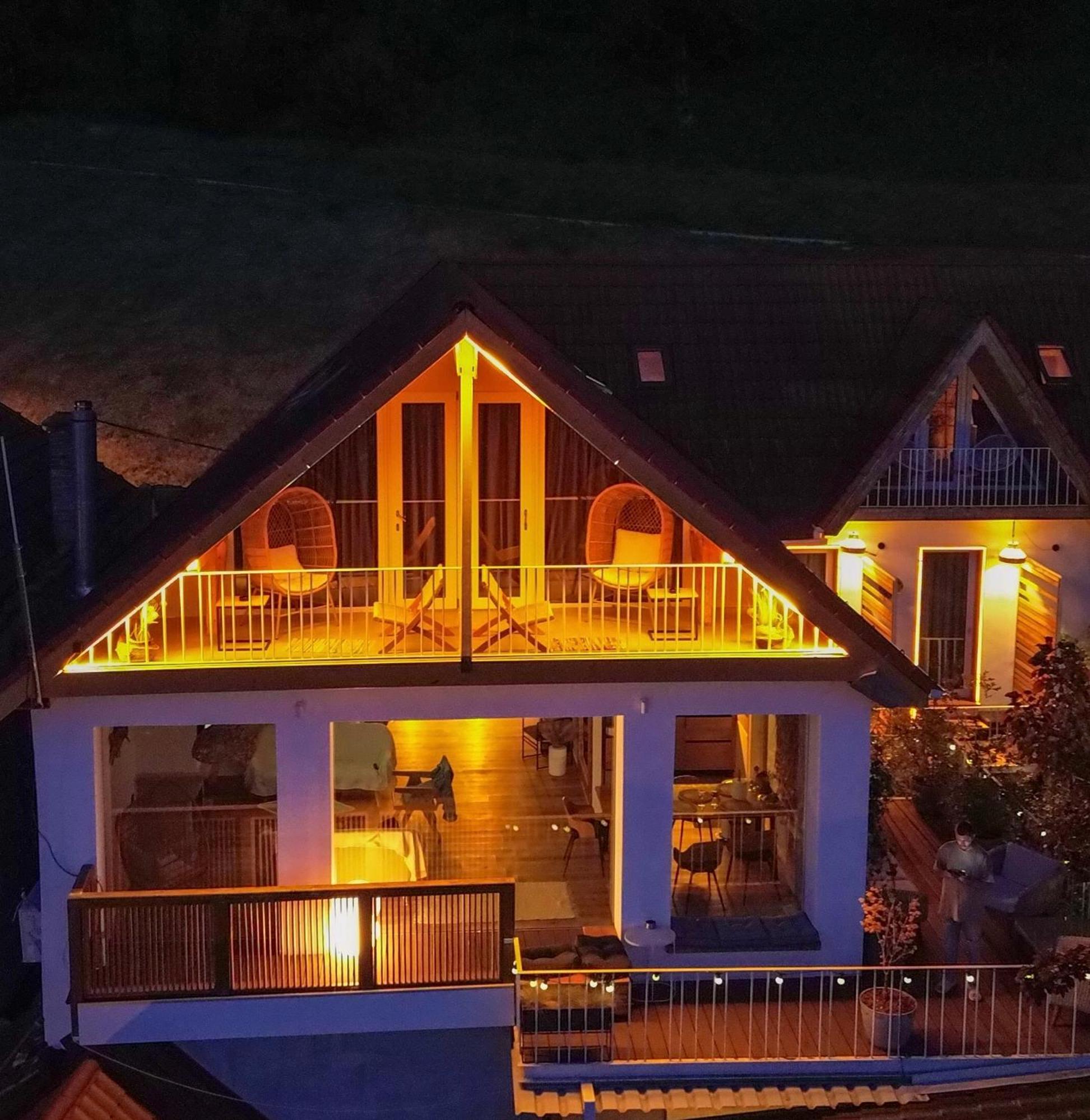 Shard Boutique Hotel-Adult Only Brasov Exterior photo