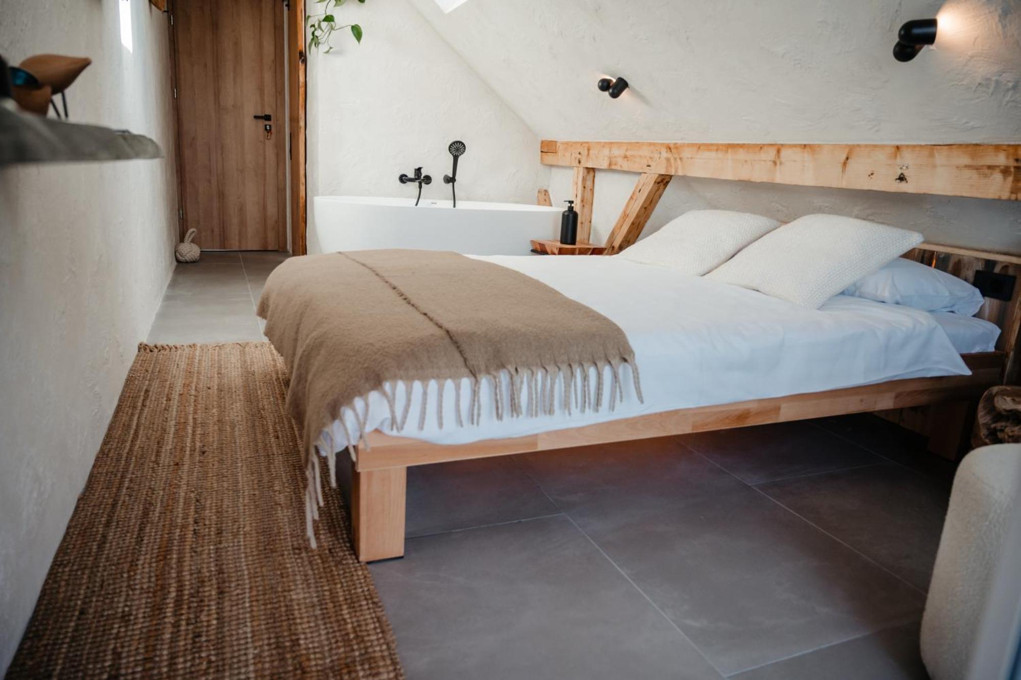 Shard Boutique Hotel-Adult Only Brasov Exterior photo