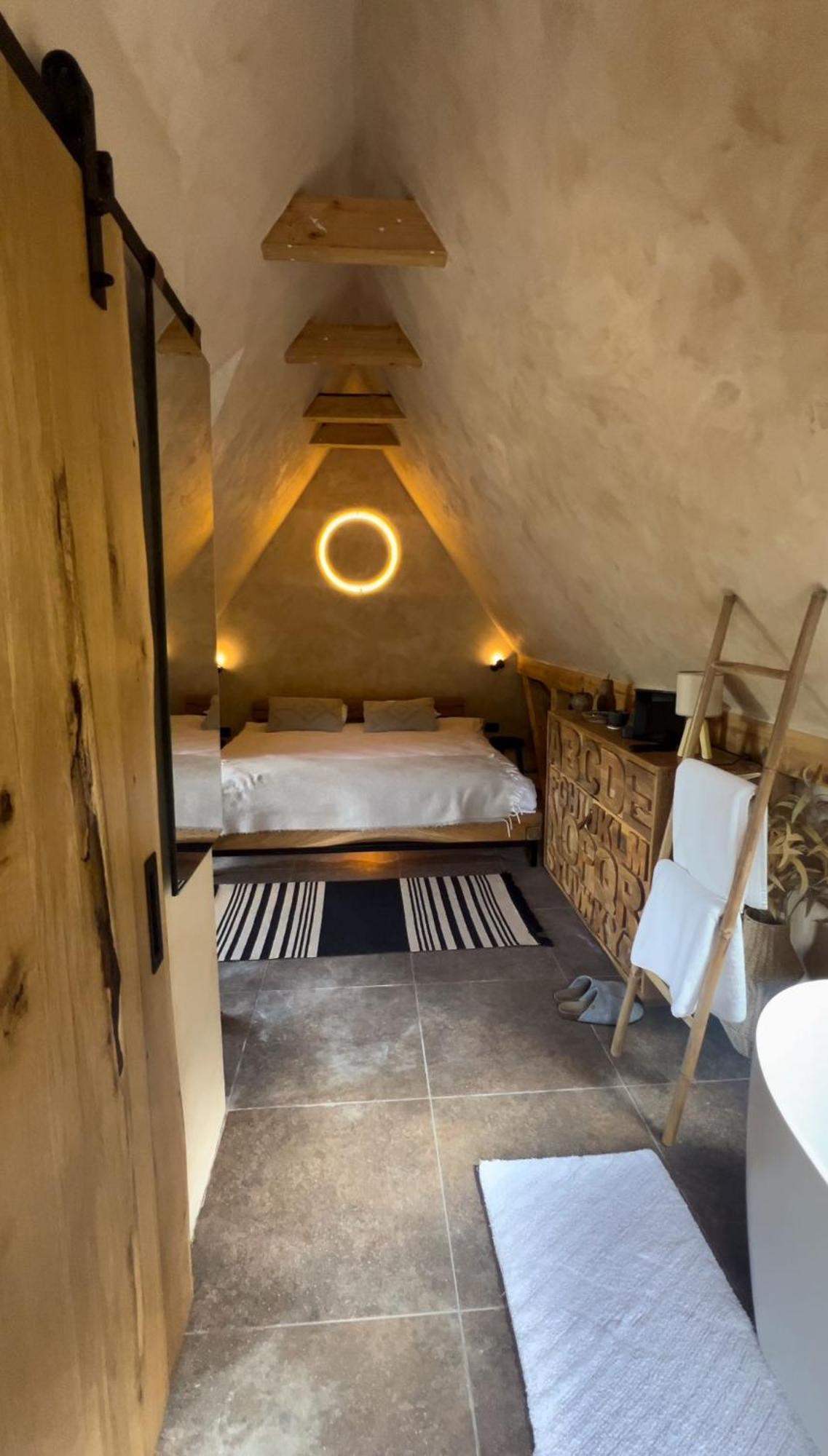 Shard Boutique Hotel-Adult Only Brasov Exterior photo